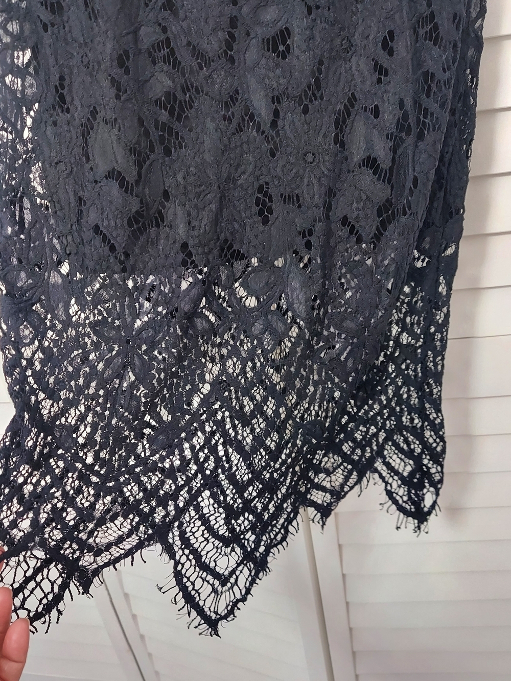 Sleeveless Black Lace Mini Dress with Scalloped Hem - Picture 5 of 8